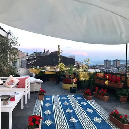 2 Bedrooms Flat & Bosphorus View Terrace In Besiktas